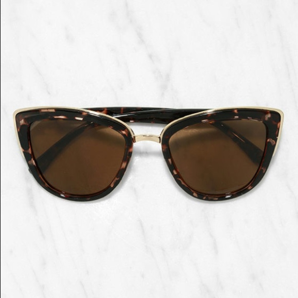 Never worn Quay My Girl Tortoise Sunglasses